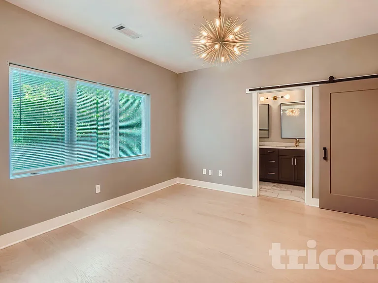 865 Cavanaugh Ave SE — Photo 10