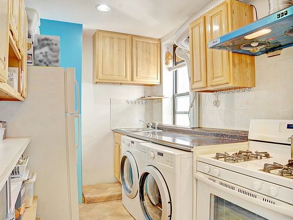 3rd image of 7913 Bay Pkwy APT C6