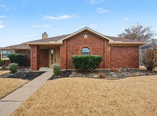 1622 Autumn Breeze Ln, Lewisville, TX 75077