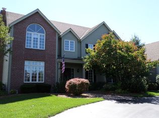 8911 W Daventry Rd, Mequon, WI 53097