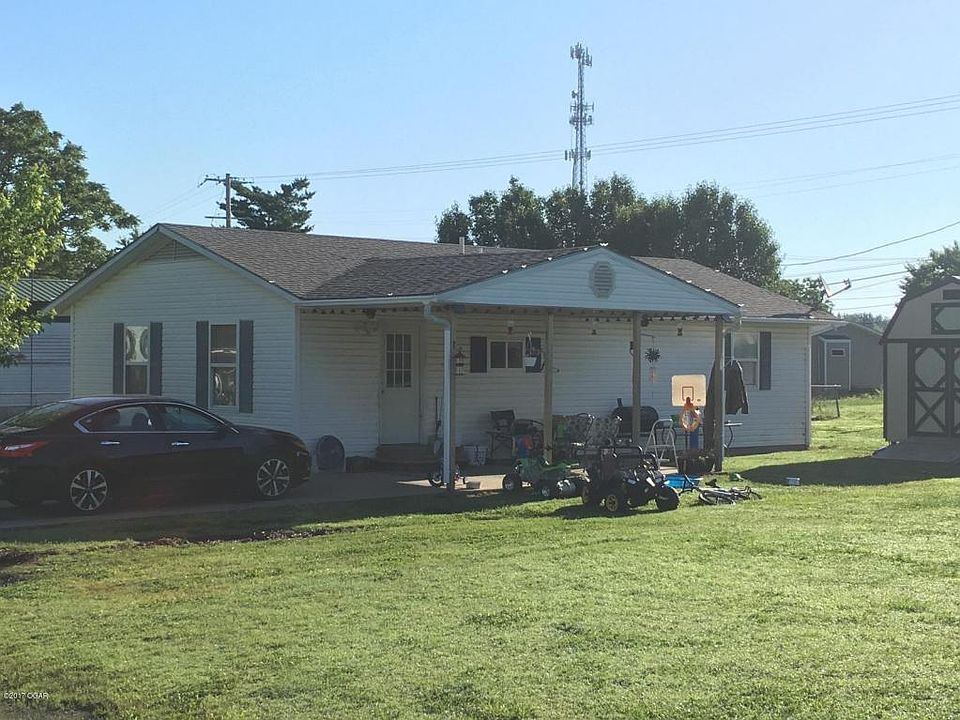 1st image of 815 Dewey Ave