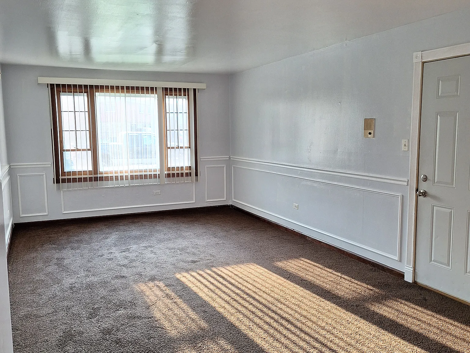 2 bed, 1.5 bath, 850 sqft, $1,930 — Photo 2