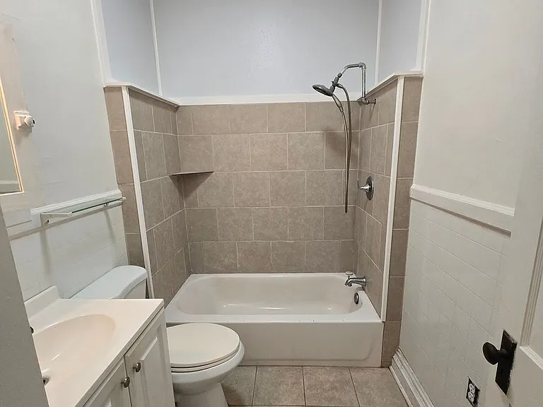 901 Montgomery Ave — Photo 16