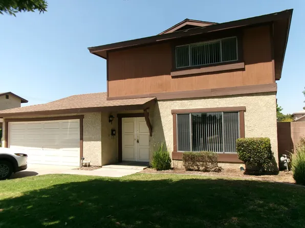 Clean and Ready - 3 bedrooms, 1 3/4 Bathrooms with back yard area., 15713 Blaine Ave, Bellflower, CA 90706