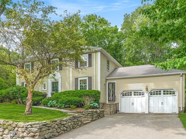 104 Westgate Rd, Wellesley, MA 02481