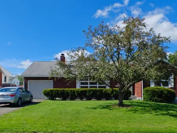 2821 Yale St, Endwell, NY 13760