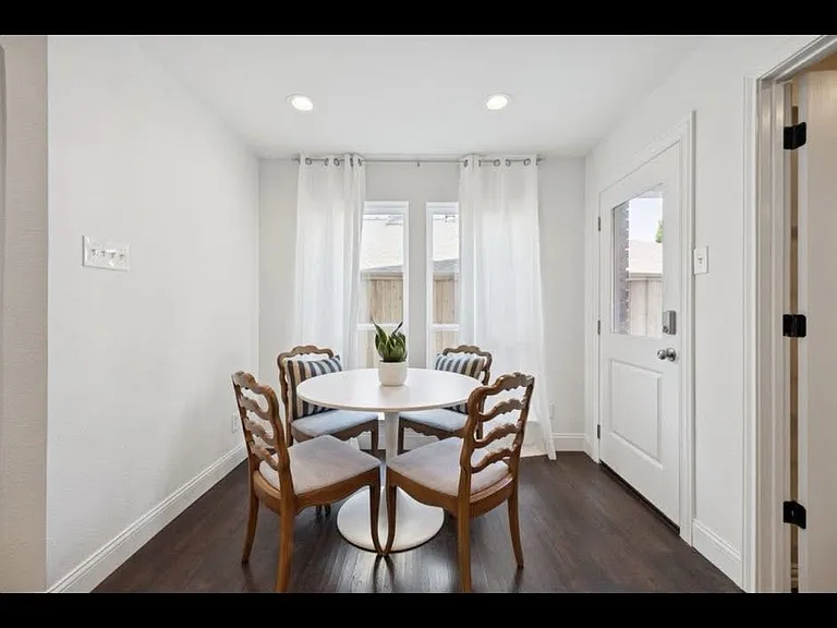 9346 Highedge Cir — Photo 3