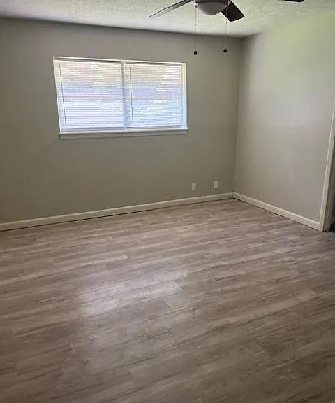 1215 Bois D Arc St — Photo 19