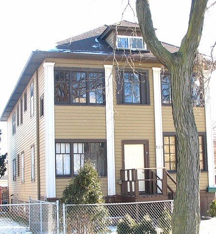 1st image of 121 N 17th Ave