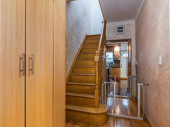3rd image of 6614 Saunders St