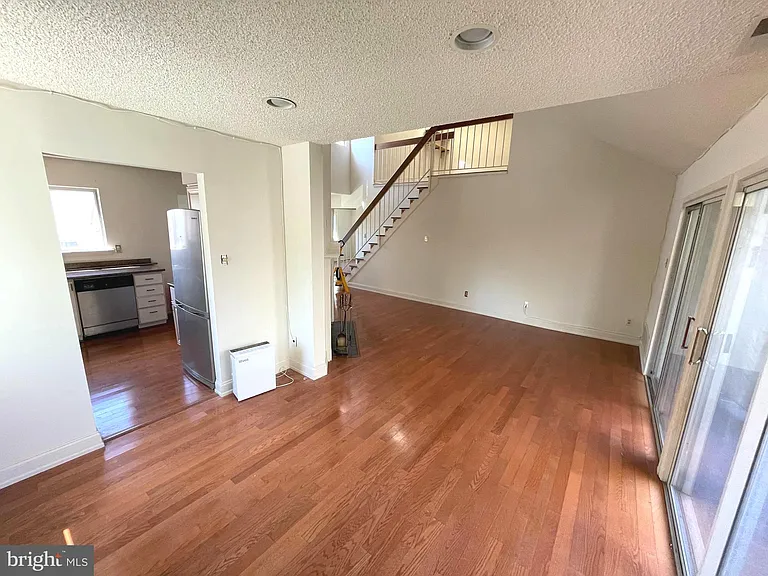 245 Carriage Ct #245 — Photo 16
