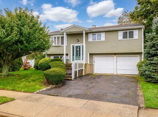137 Spring St, Massapequa, NY 11758