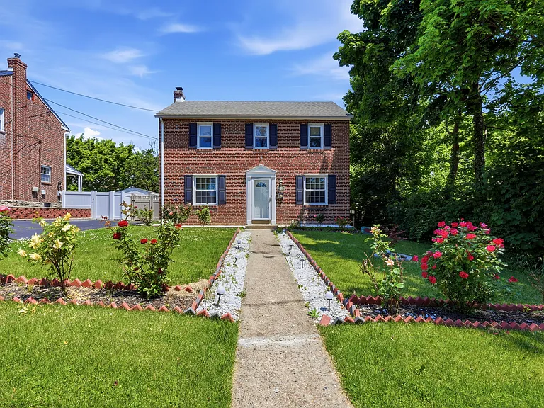 349 Kirks Ln — Photo 1