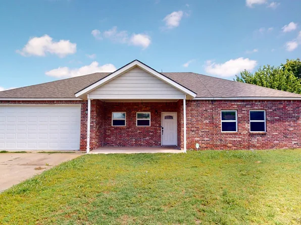 2924 Cheyenne Dr, Woodward, OK 73801