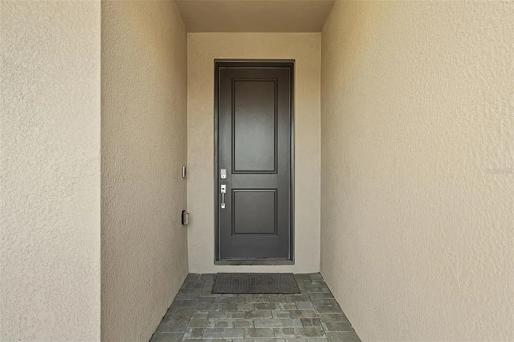 3 bed, 3.0 bath, 1840 sqft, $2,200 — Photo 4