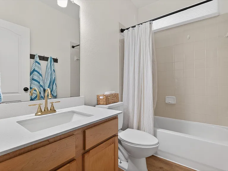 10008 Hanover Dr — Photo 8