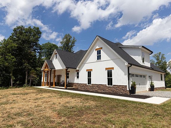 4th image of 1590 Dogwood Hills Dr