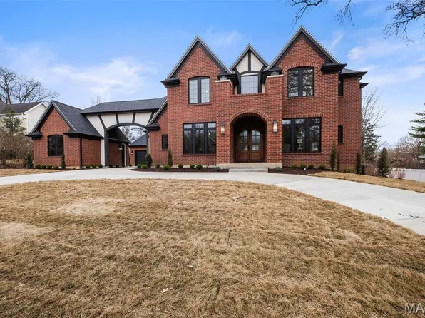 12 Stacy Dr, Saint Louis, MO 63132