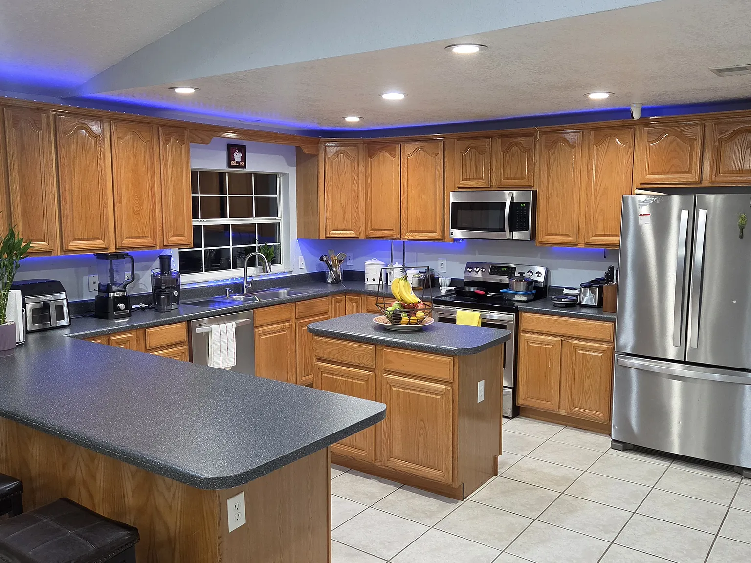 3 bed, 1764 sqft, $2,500 — Photo 3