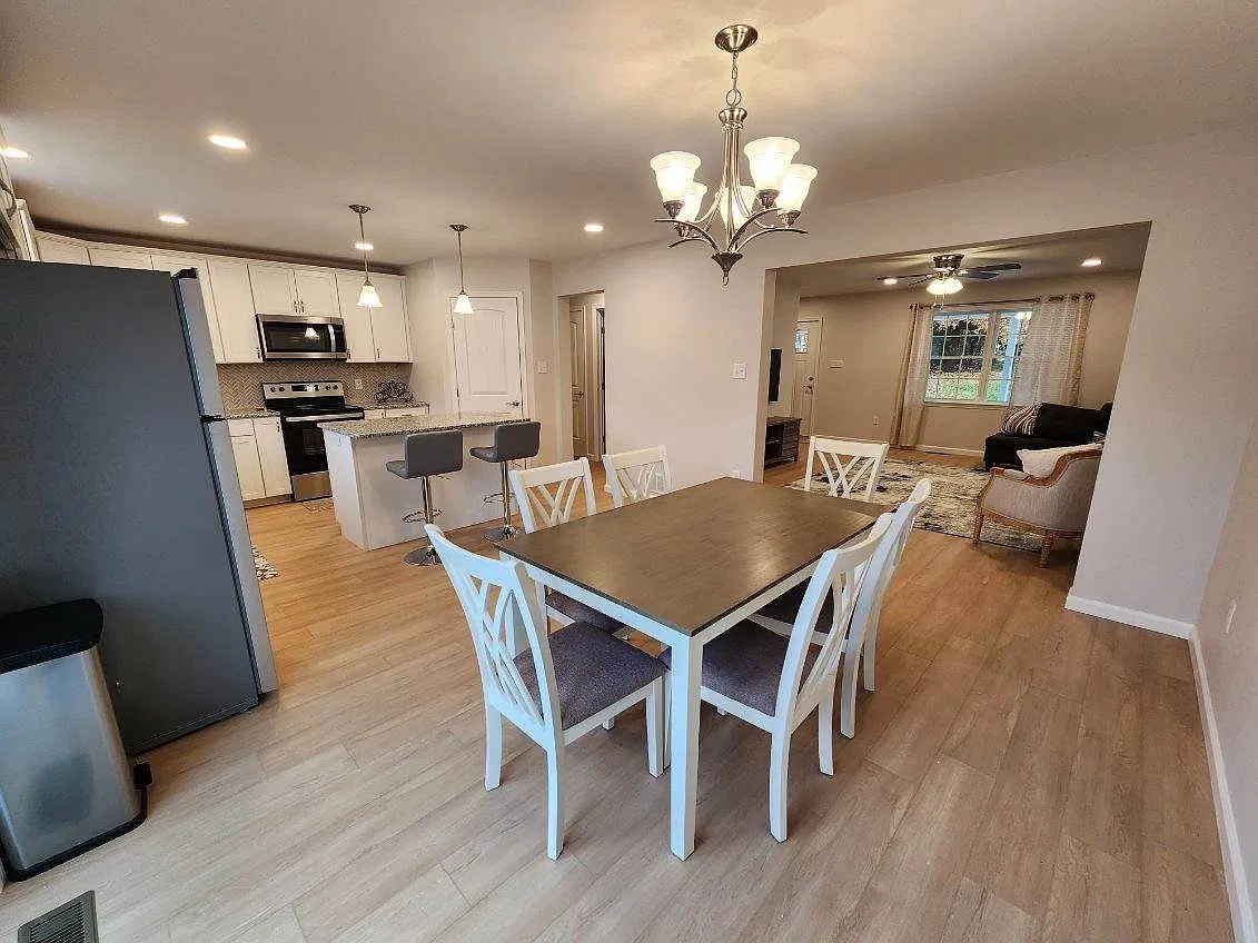 Beautiful Two Story 3 yr old home — Photo 4