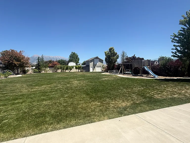 254 N Constitution Dr W — Photo 35