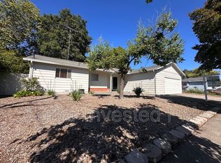 719 Parkside Dr, Santa Rosa, CA 95404