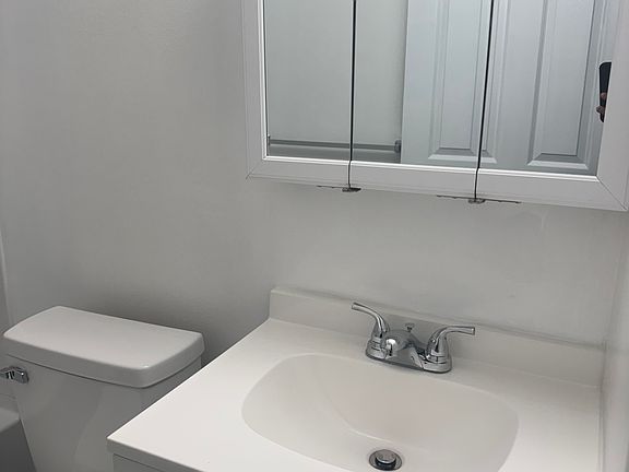 3rd image of 425 Elder St APT 3