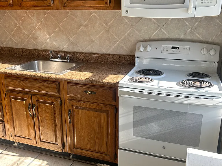 160 W Sandford Blvd #1R — Photo 3