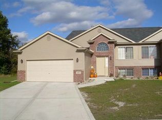 752A Ravinia Dr W, Valparaiso, IN 46385