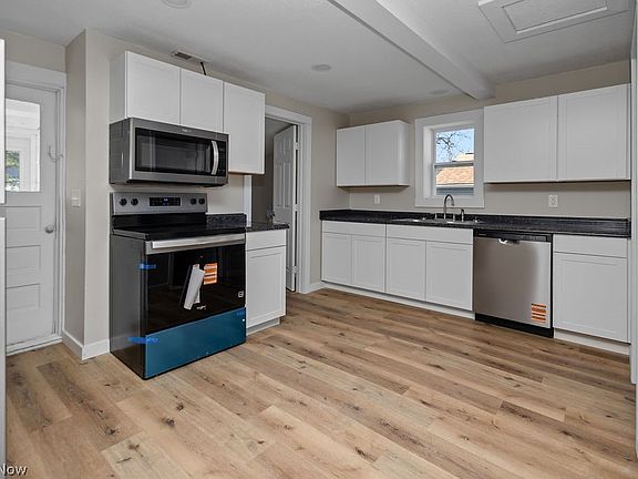 2nd image of 260 Courtland Blvd