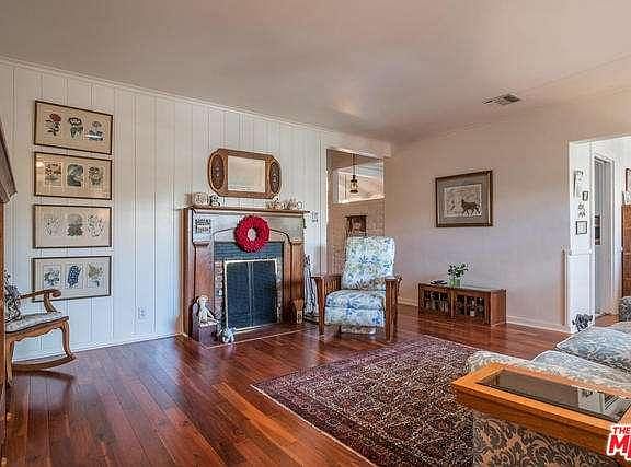 4th image of 12418 Laurel Terrace Dr