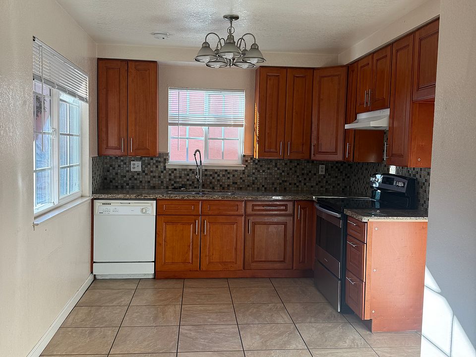 1st image of 2752 Almondwood Way