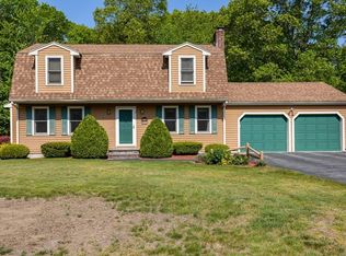 2 Birch Tree Ln, Bellingham, MA 02019