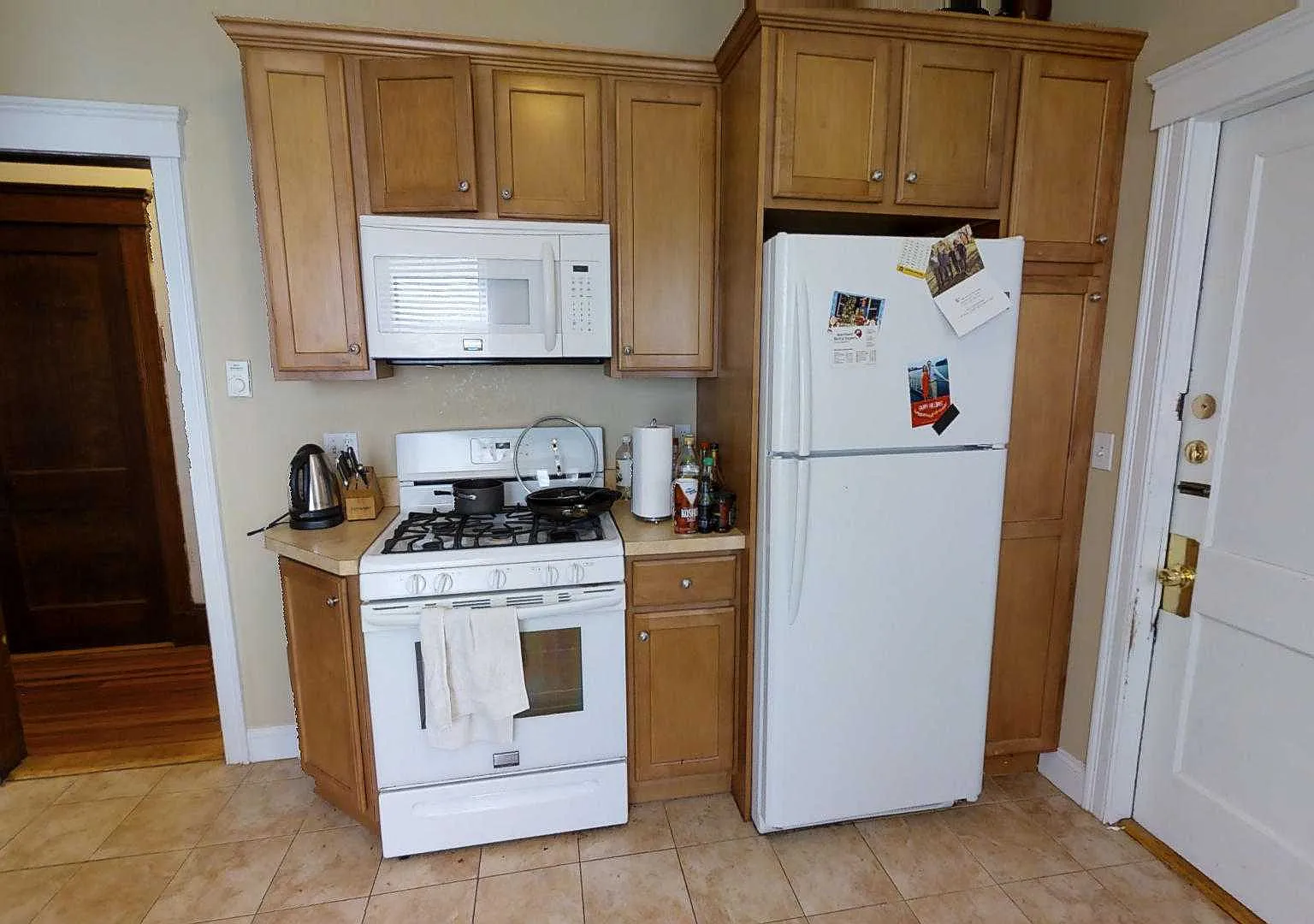3 bed, $3,425 — Photo 2