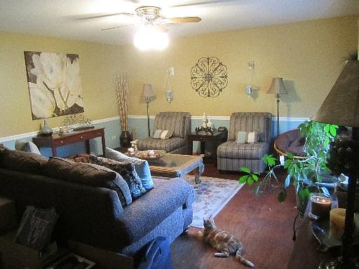 3rd image of 1712 S Gilboa Ave