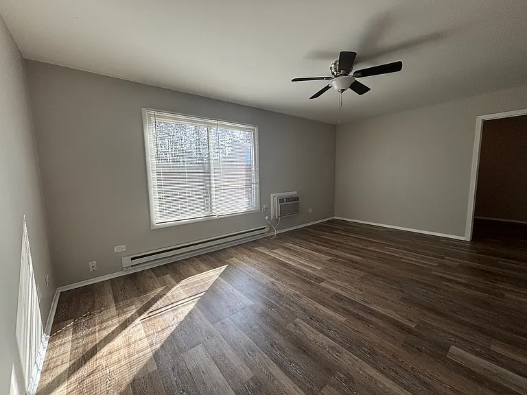 1039 N McAree Rd #103 — Photo 5