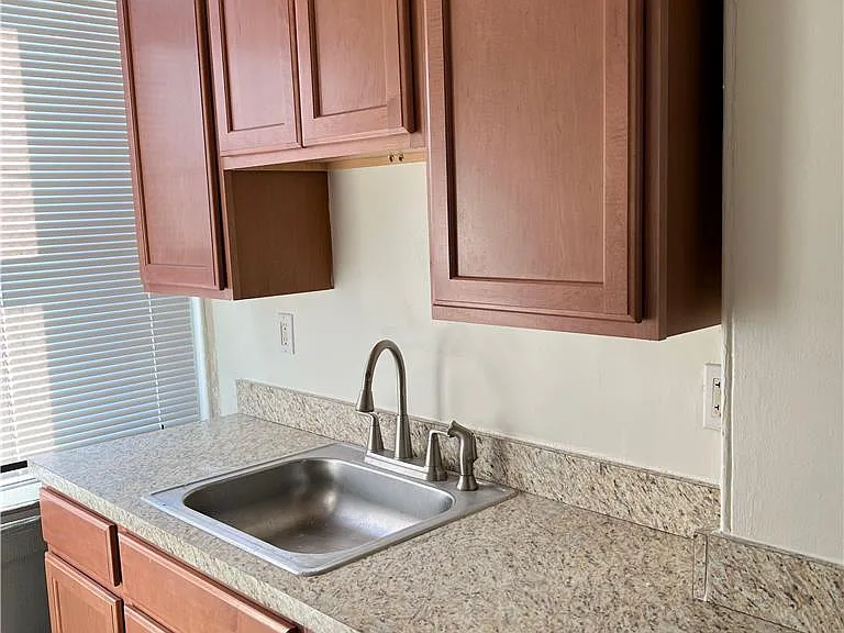 136 E Bushkill St #4 — Photo 8