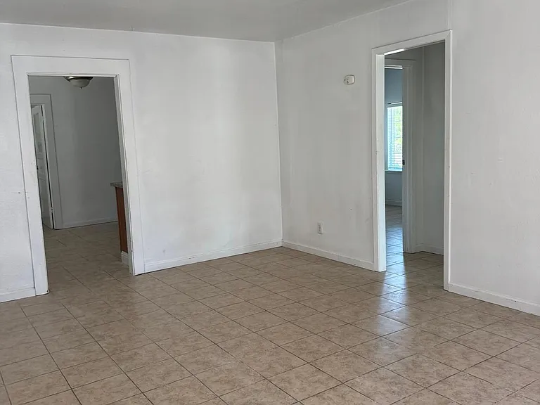 6275 Sultana Dr — Photo 3