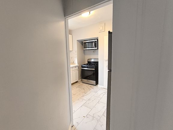 4th image of 909 Park Ave #421E
