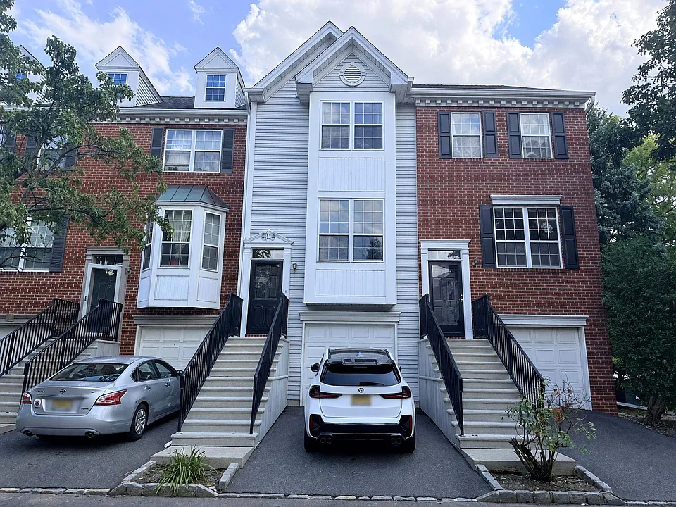 31 Locust St