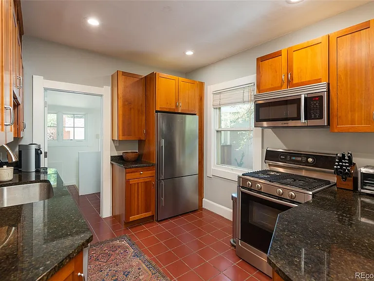 470 S Williams St — Photo 9