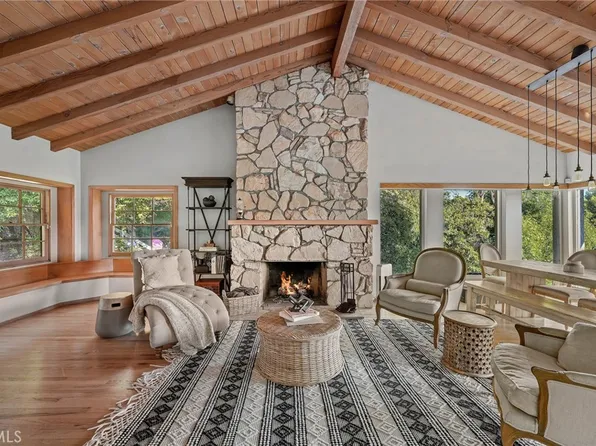 4921 Medina Dr, Woodland Hills, CA 91364
