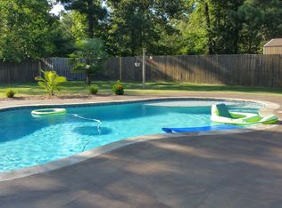 164 Weatherby Dr, Hooks, TX 75561