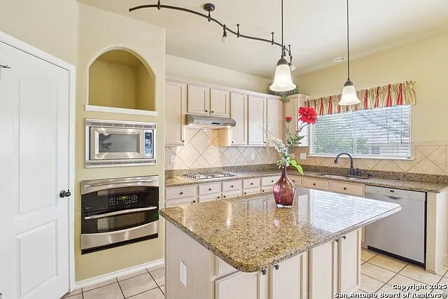 606 Mesa Ln — Photo 17