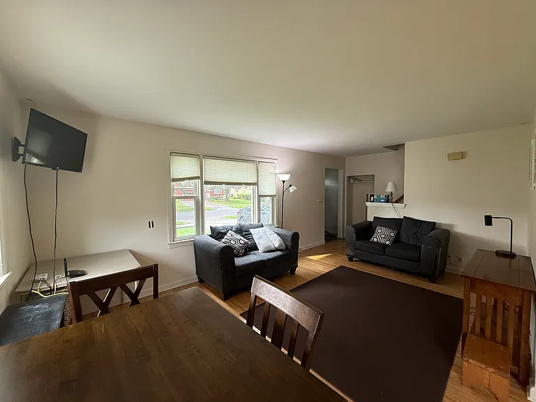 10 Stanford Rd — Photo 5