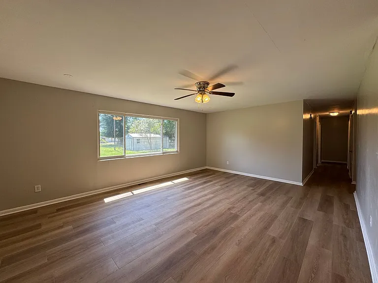 1419 Pearl Ave SW — Photo 7