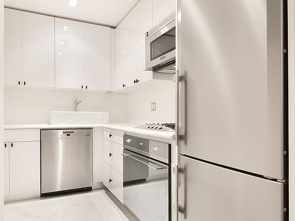 5th image of 145 W 58th St #D