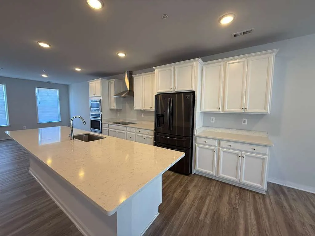 5912 Whitehurst Ln ,Unit B, Richmond, VA 23227 — Photo 3