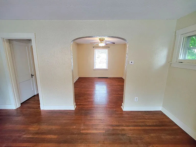 1237 Brookline Blvd — Photo 5