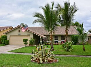 6707 Hollandaire Dr W, Boca Raton, FL 33433